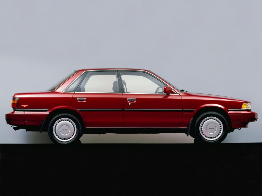  Toyota Camry Sedan LE 1986 года  (US) (фото 11 из 17)